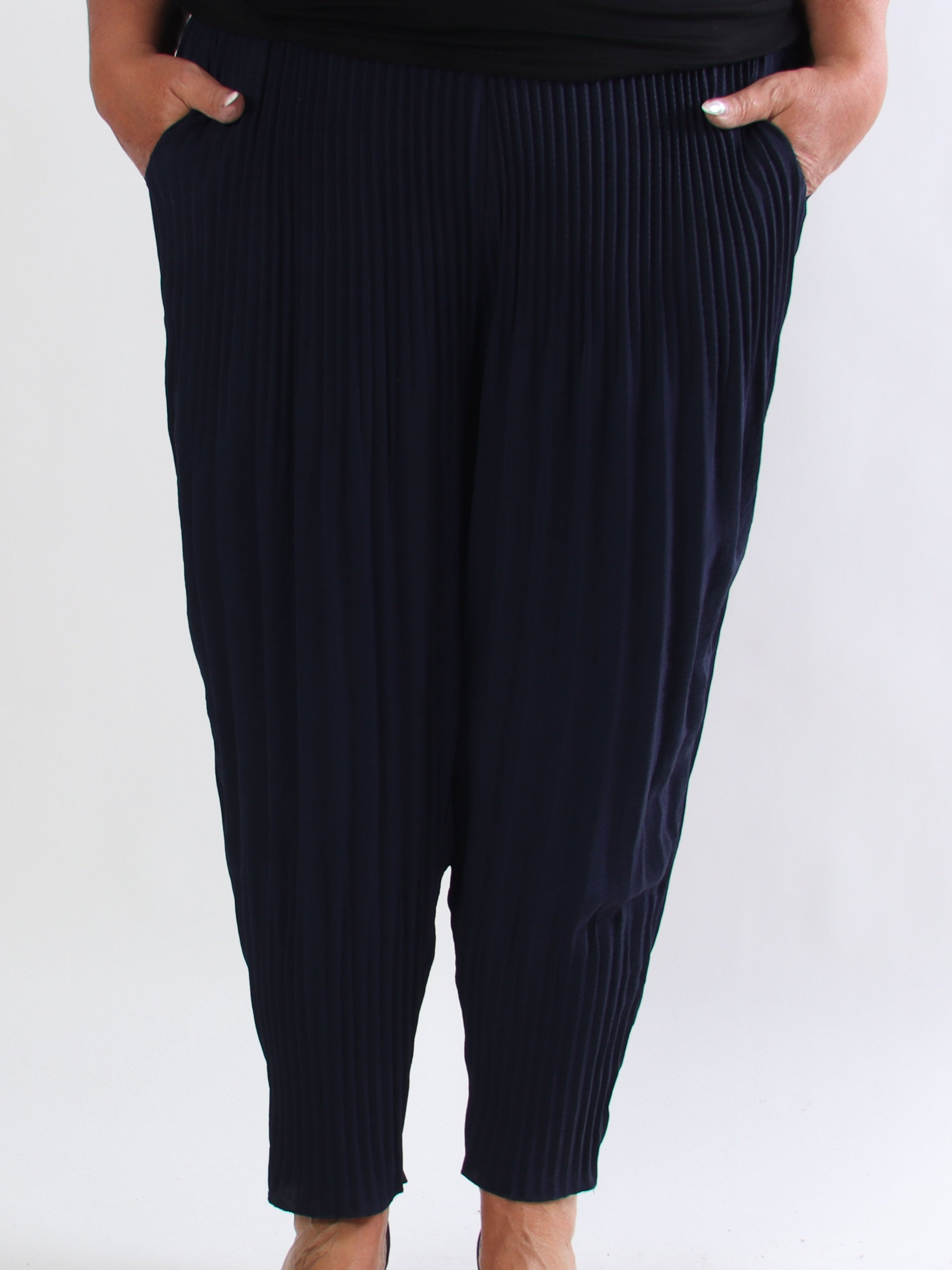Paja - Plus size plisserede bukser med elastikkant i livet